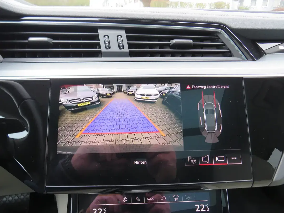 Audi e-tron - Thumbnail 15