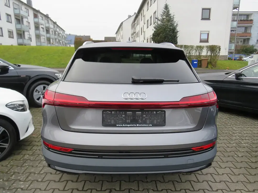 Audi e-tron - Thumbnail 5