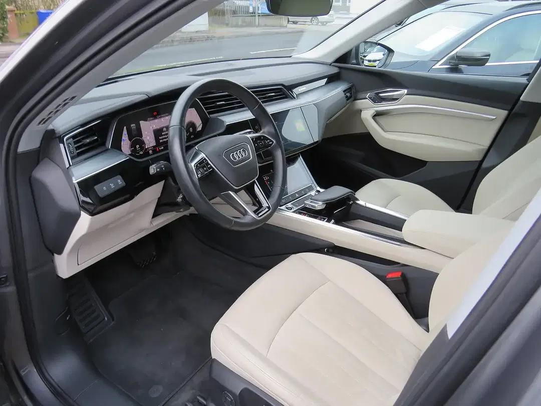 Audi e-tron - Thumbnail 7