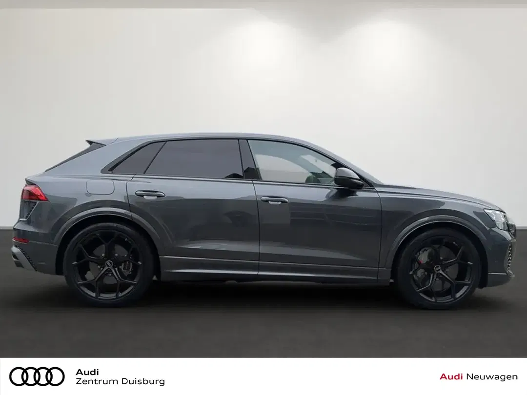 Audi RS Q8 - Thumbnail 3