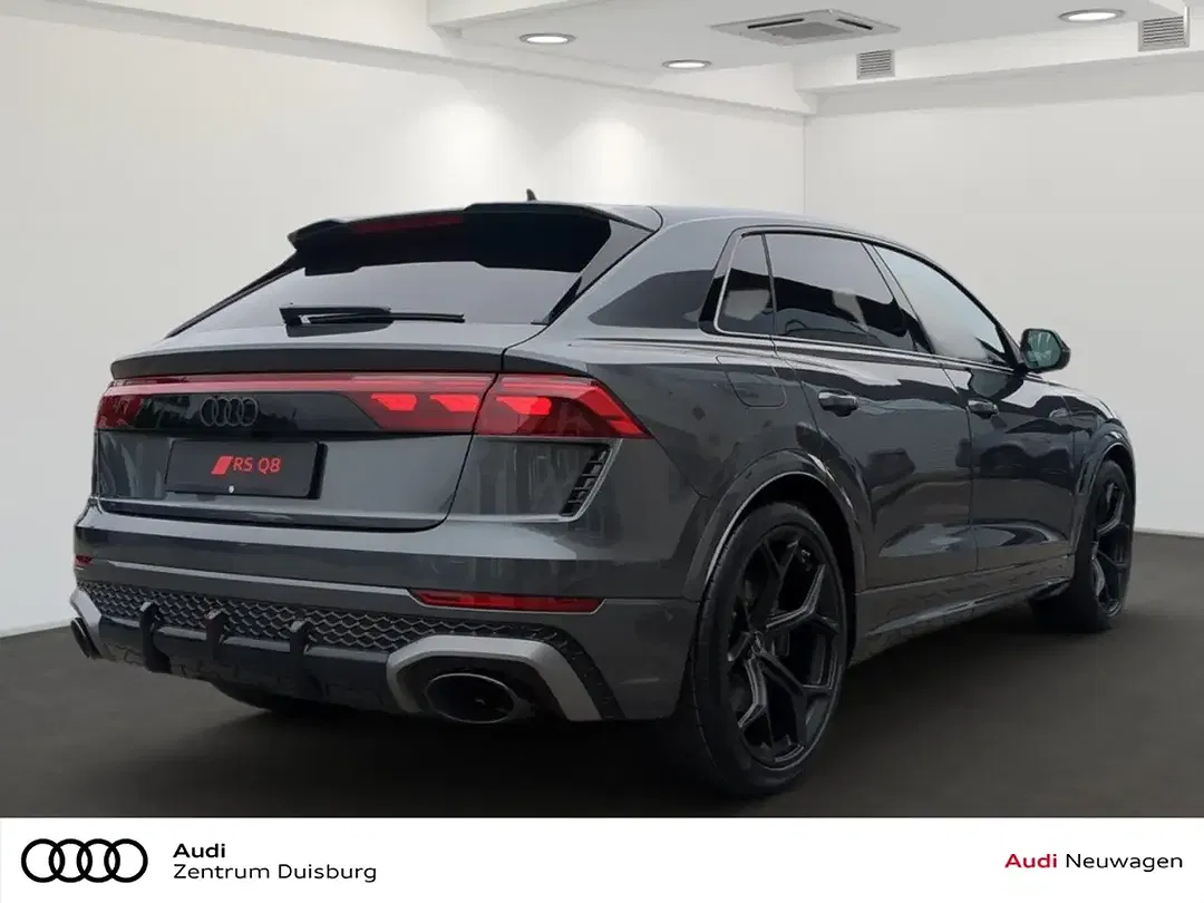 Audi RS Q8 - Thumbnail 4