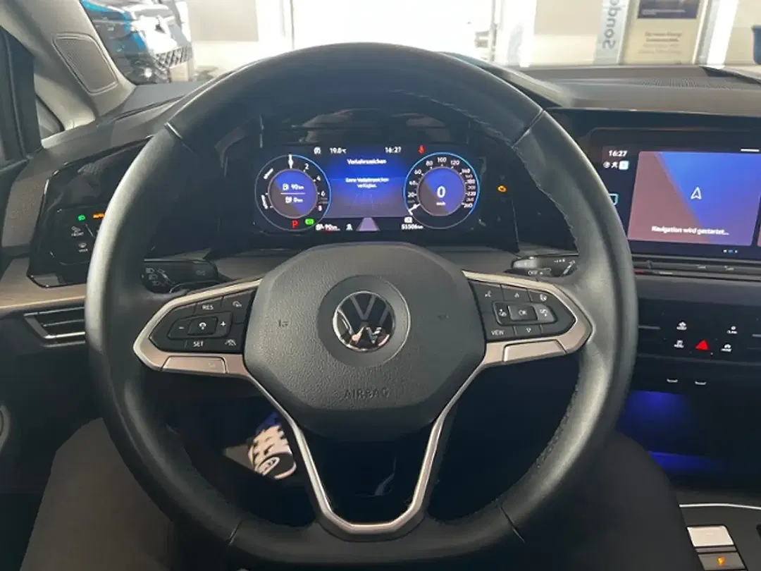 Volkswagen Golf - Thumbnail 10