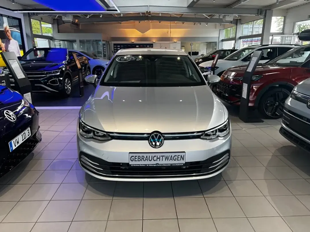 Volkswagen Golf - Thumbnail 3