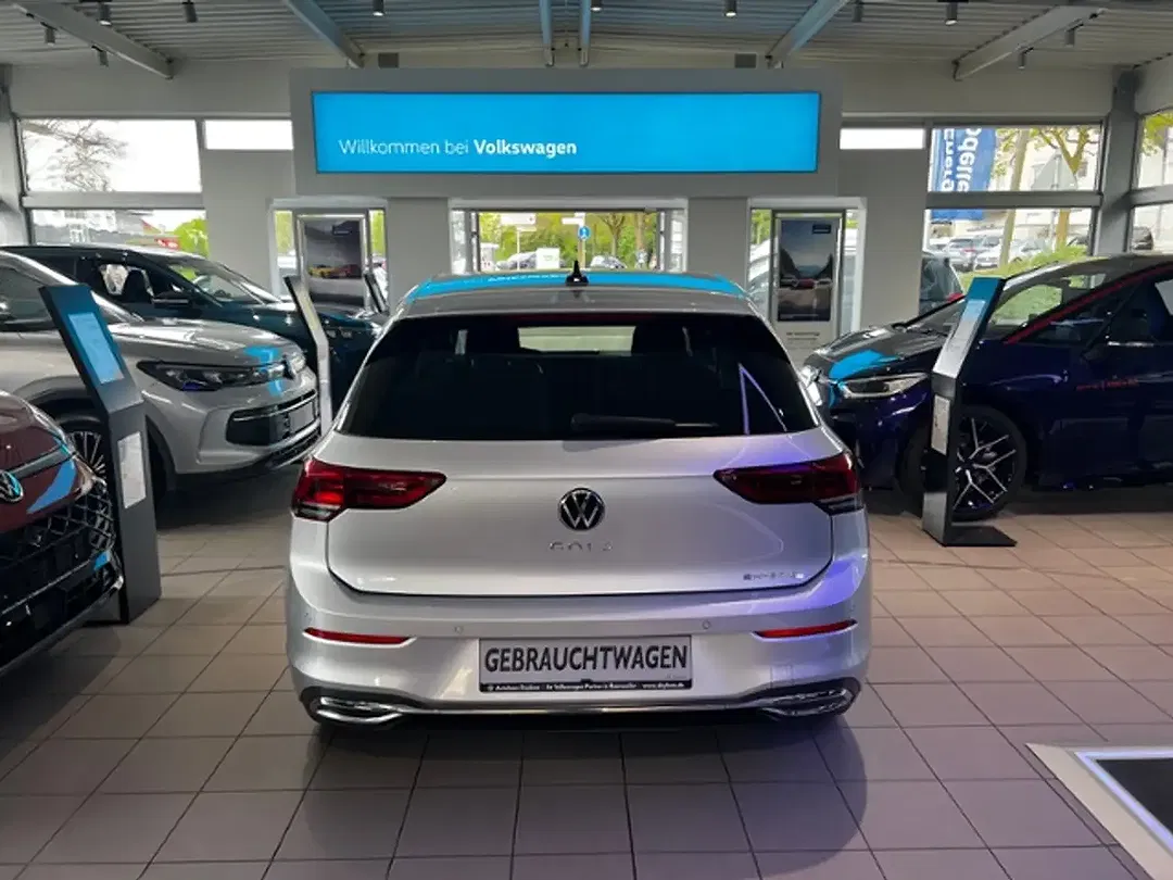 Volkswagen Golf - Thumbnail 4