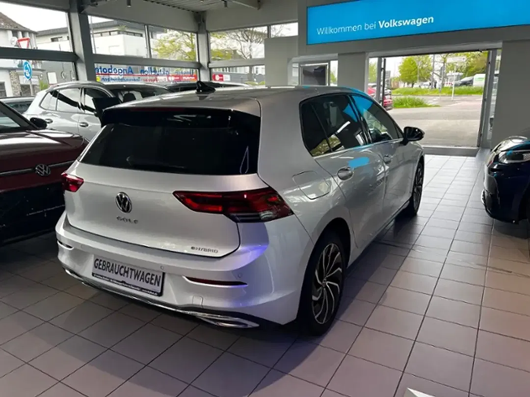 Volkswagen Golf - Thumbnail 5