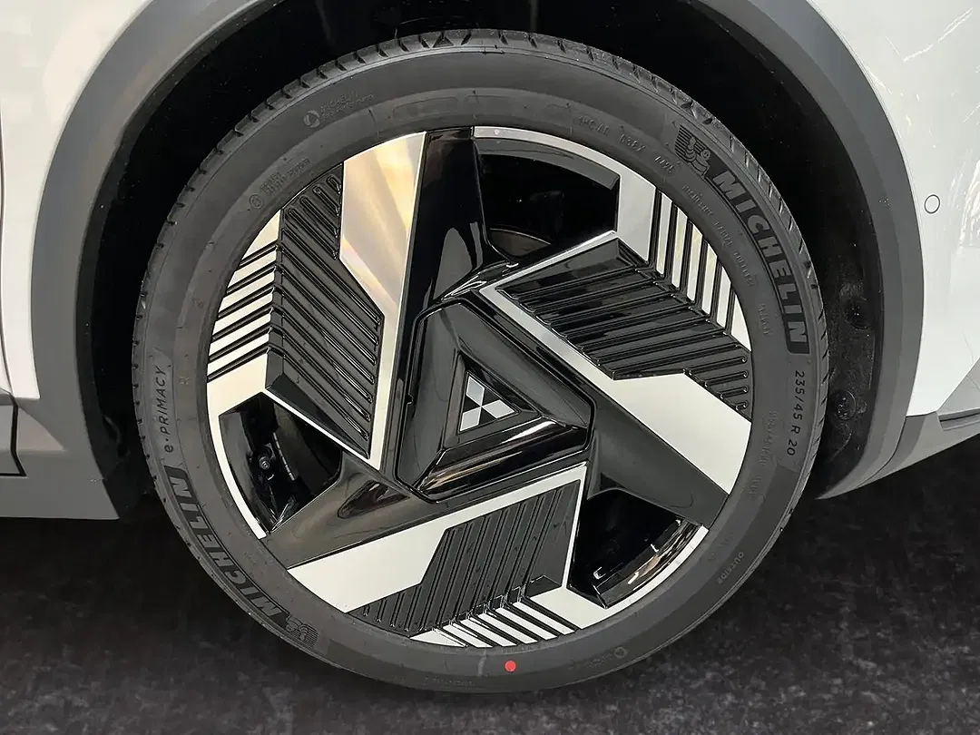 Mitsubishi Eclipse Cross - Thumbnail 12