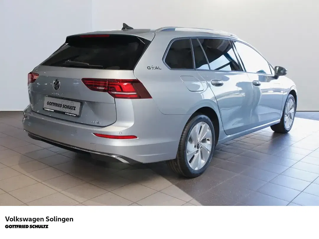 Volkswagen Golf Variant - Thumbnail 1