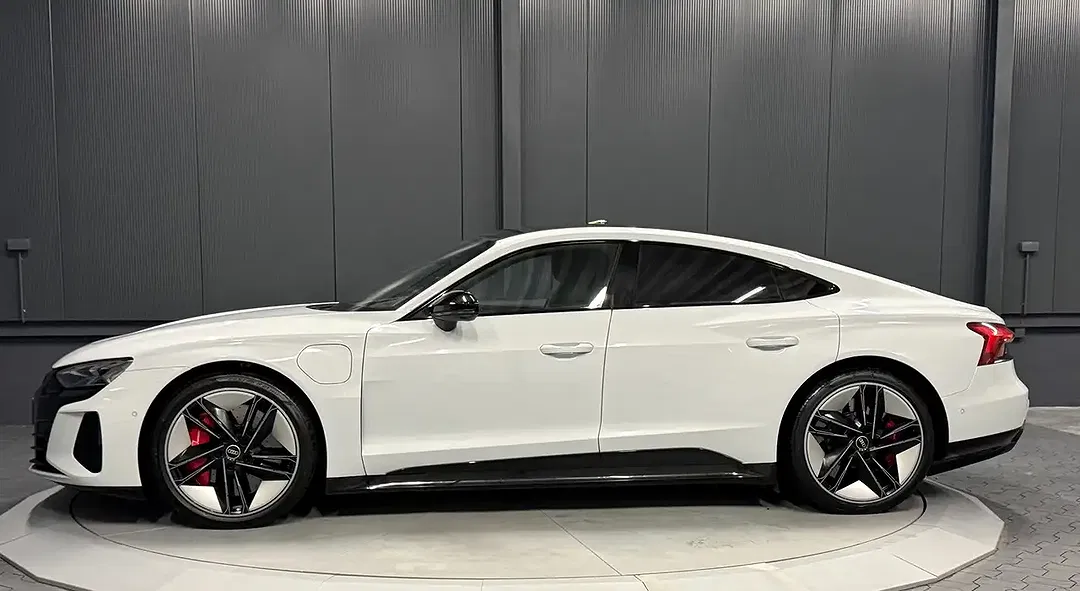 Audi RS e-tron GT - Thumbnail 3
