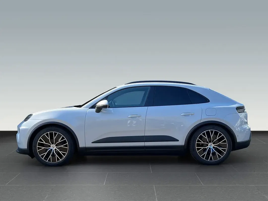 Porsche Macan - Thumbnail 2