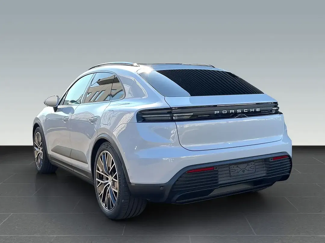 Porsche Macan - Thumbnail 3