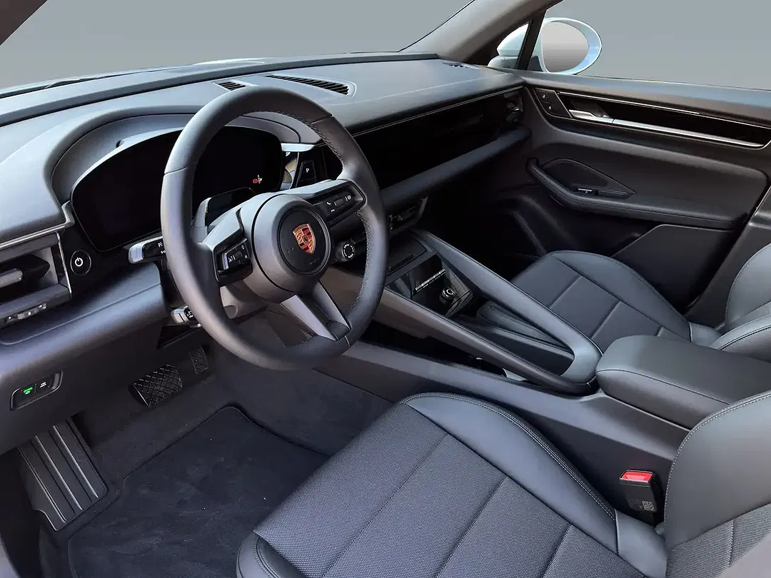 Porsche Macan - Thumbnail 4