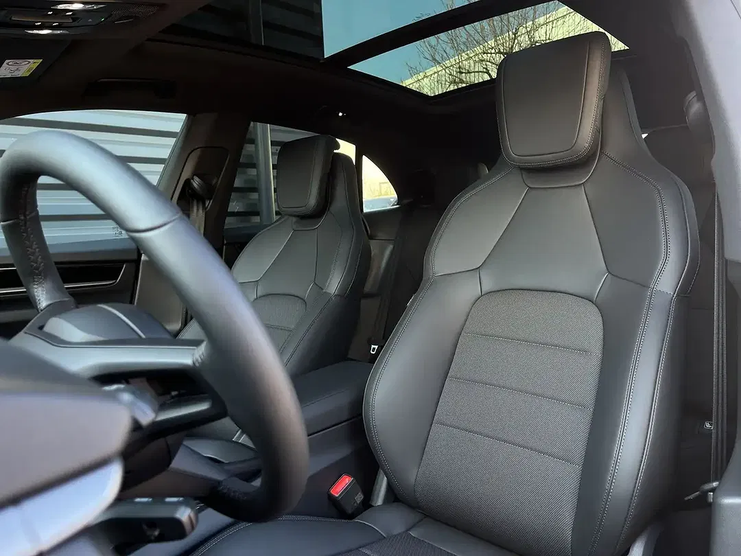 Porsche Macan - Thumbnail 5