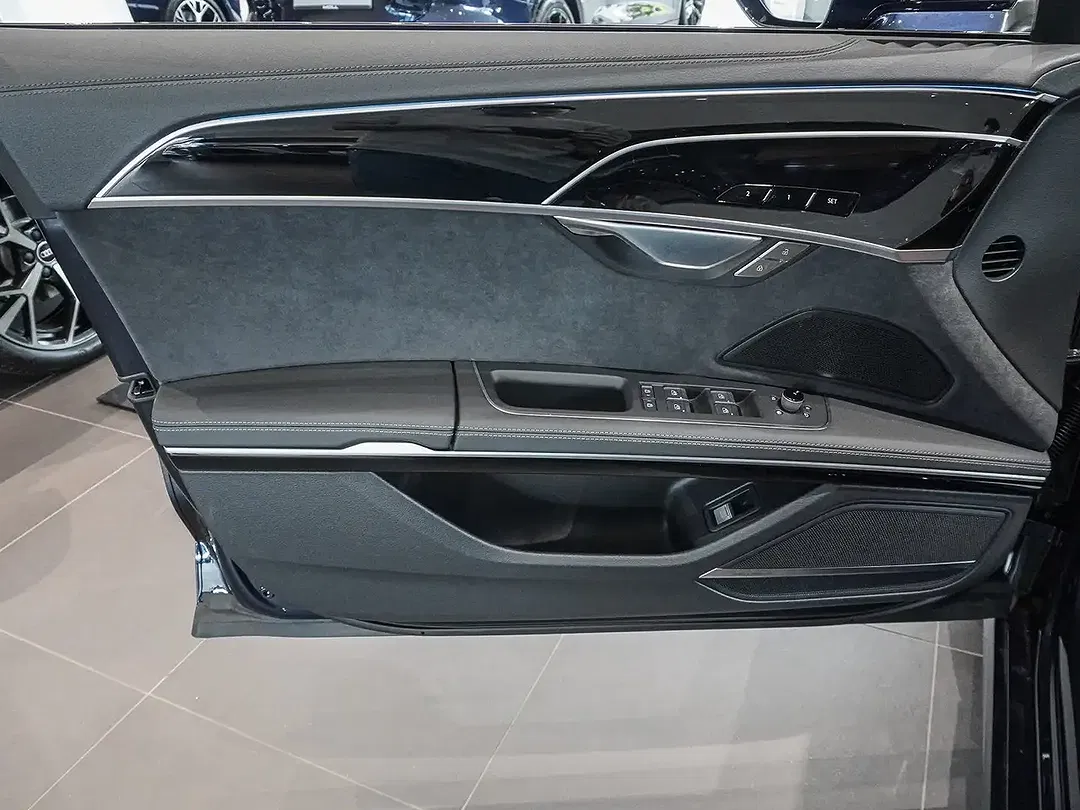 Audi A8 - Thumbnail 15