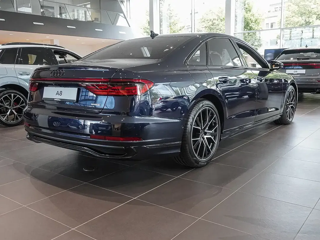 Audi A8 - Thumbnail 3