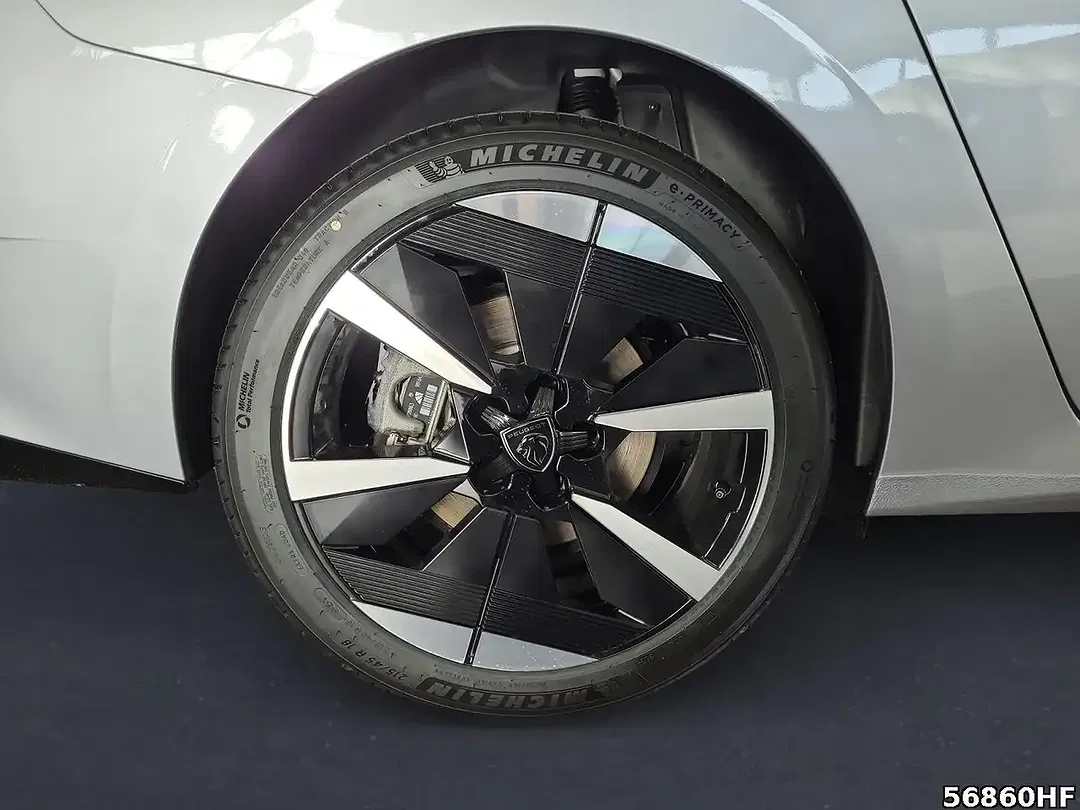 Peugeot 308 - Thumbnail 5