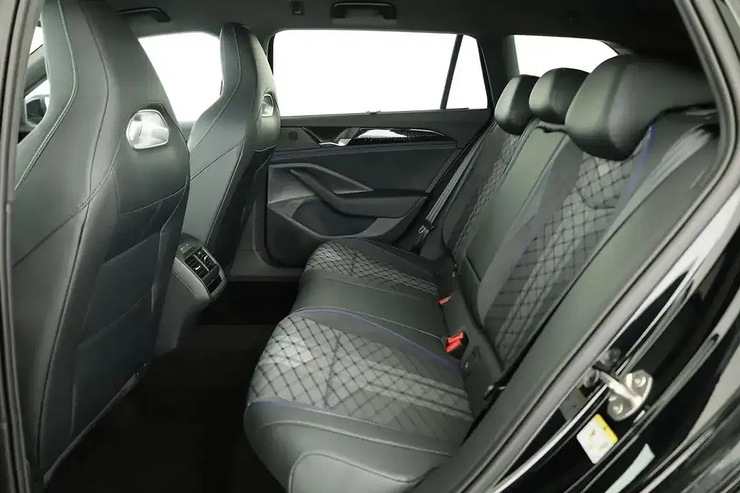 Volkswagen Passat Variant - Thumbnail 11