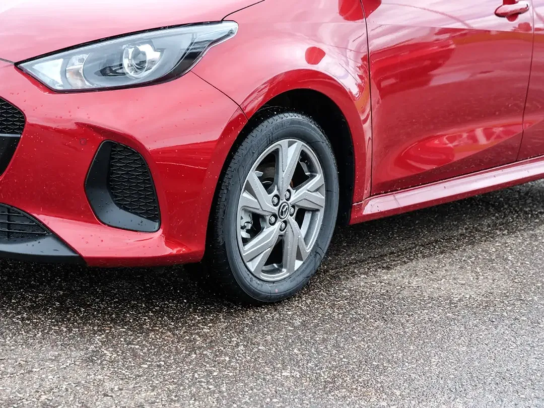 Mazda 2 - Thumbnail 3