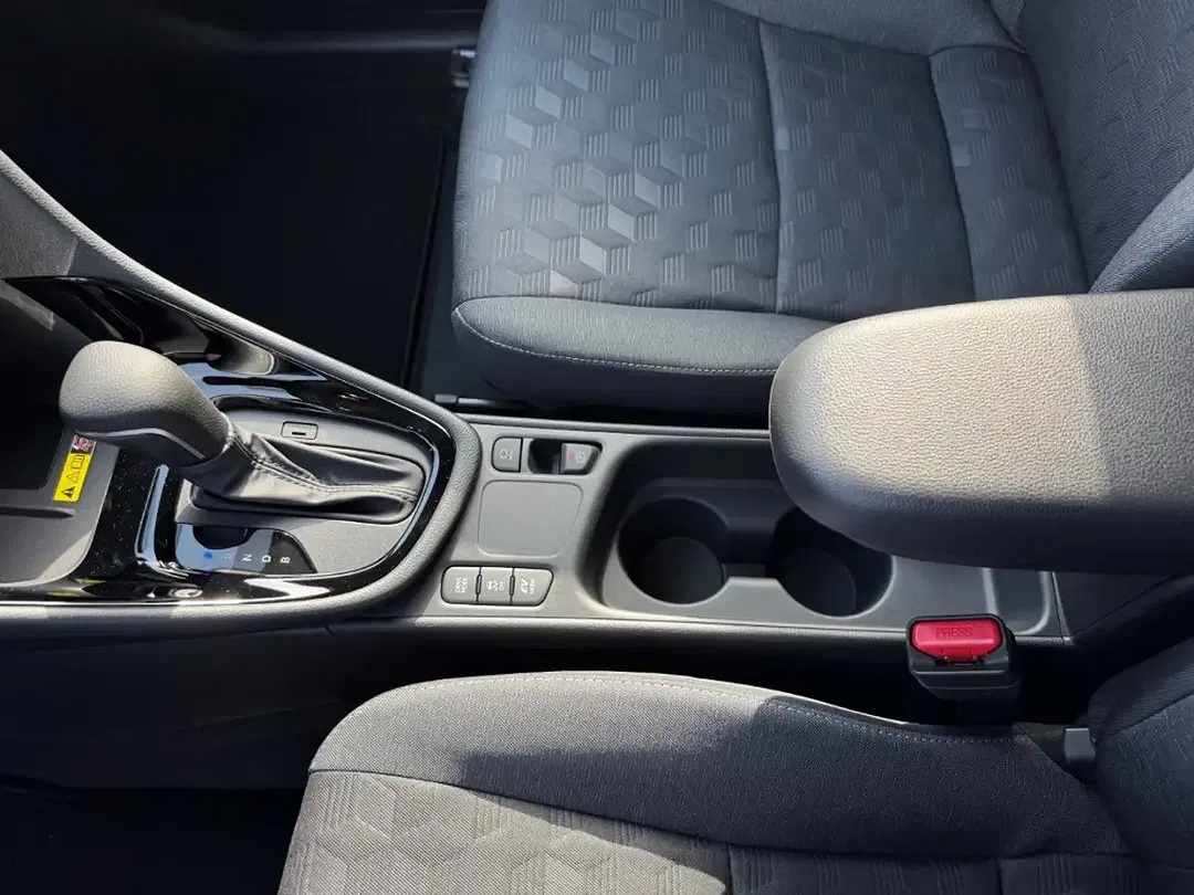 Toyota Yaris - Thumbnail 14