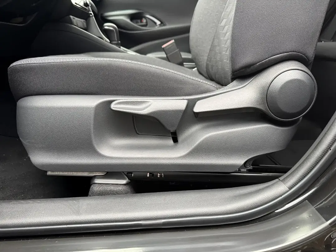 Toyota Yaris - Thumbnail 15