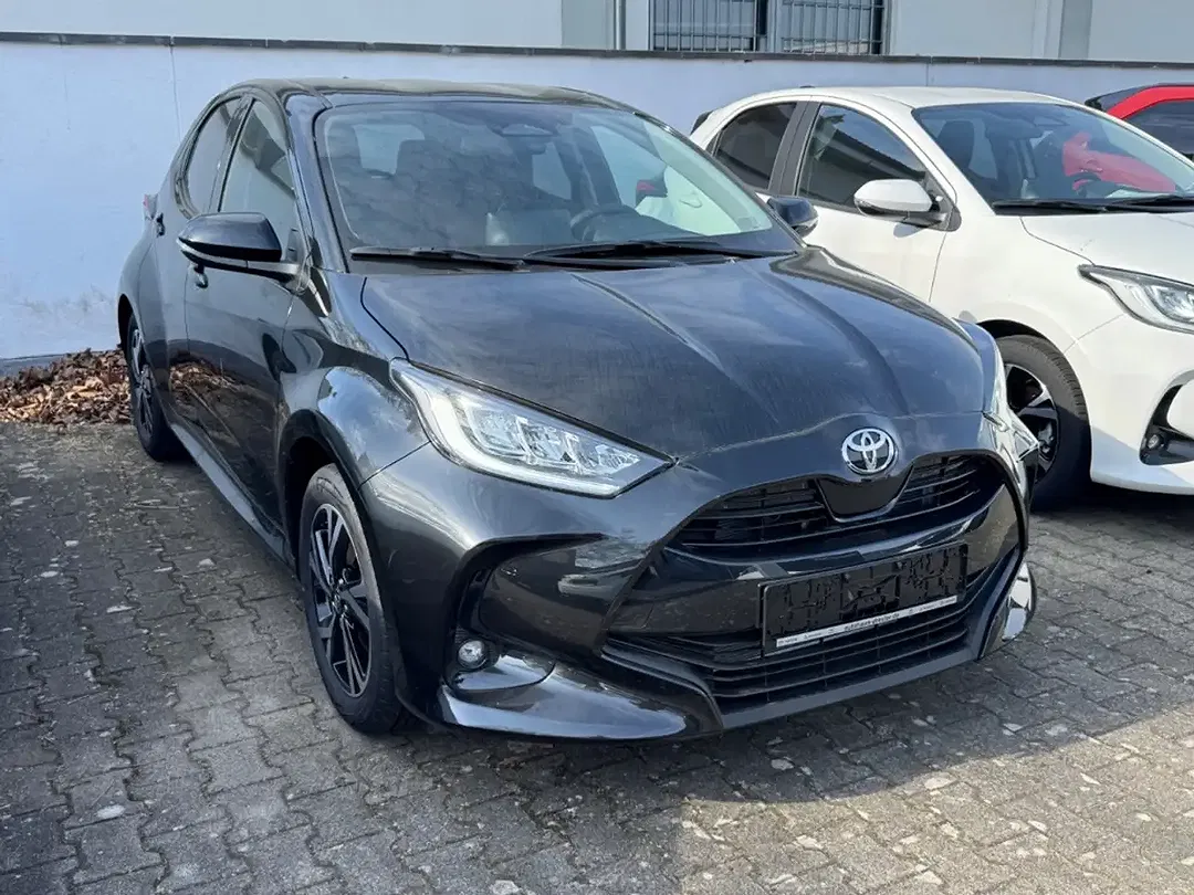 Toyota Yaris - Thumbnail 2