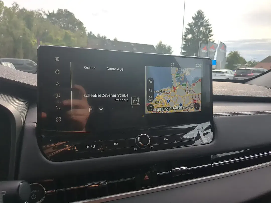 Mitsubishi Outlander - Thumbnail 11