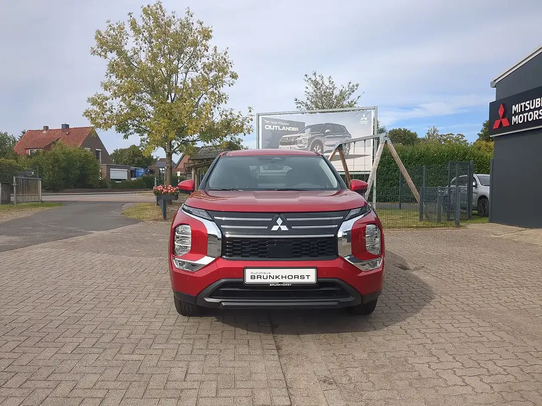 Mitsubishi Outlander - Thumbnail 3