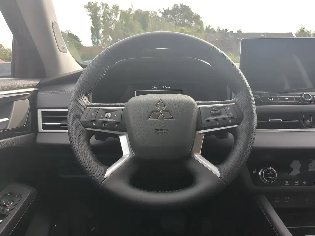 Mitsubishi Outlander - Thumbnail 7