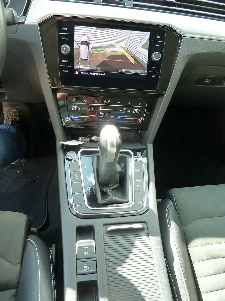 Volkswagen Passat Variant - Thumbnail 11