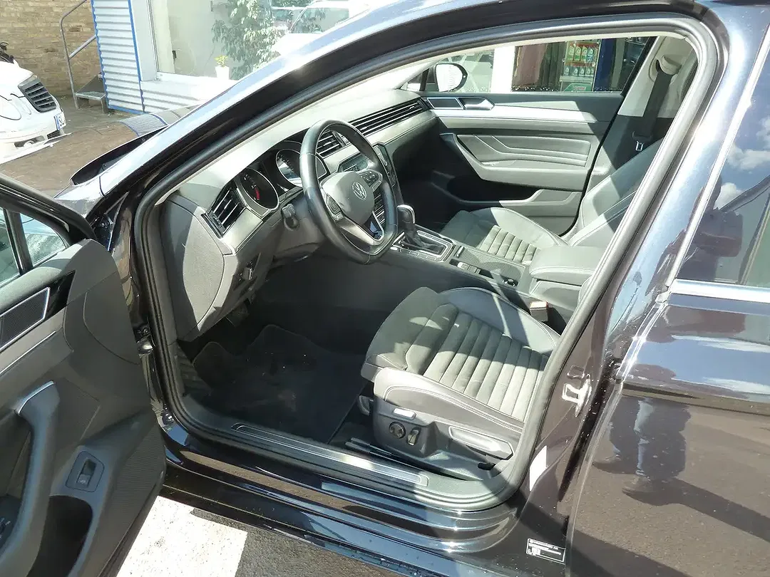 Volkswagen Passat Variant - Thumbnail 4