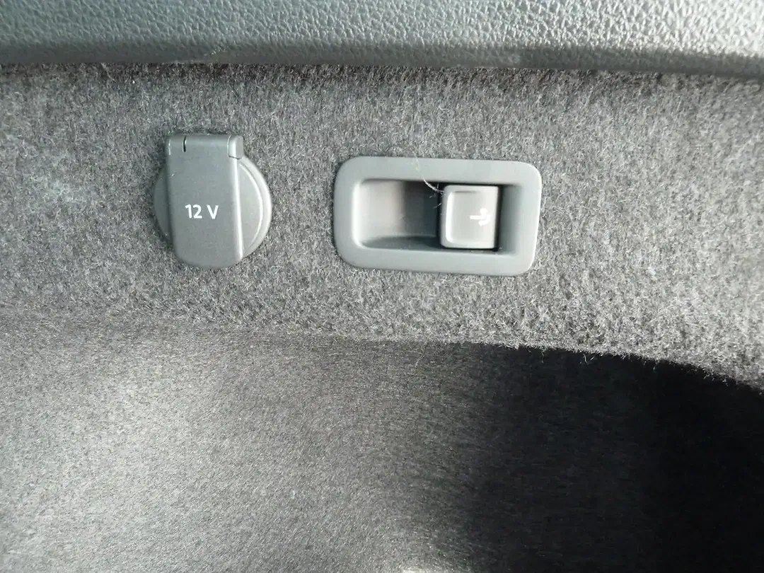 Volkswagen Passat Variant - Thumbnail 9