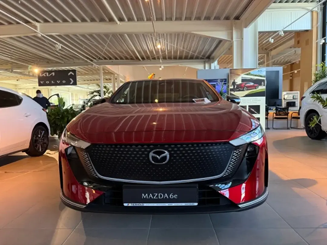 Mazda 6 - Thumbnail 3