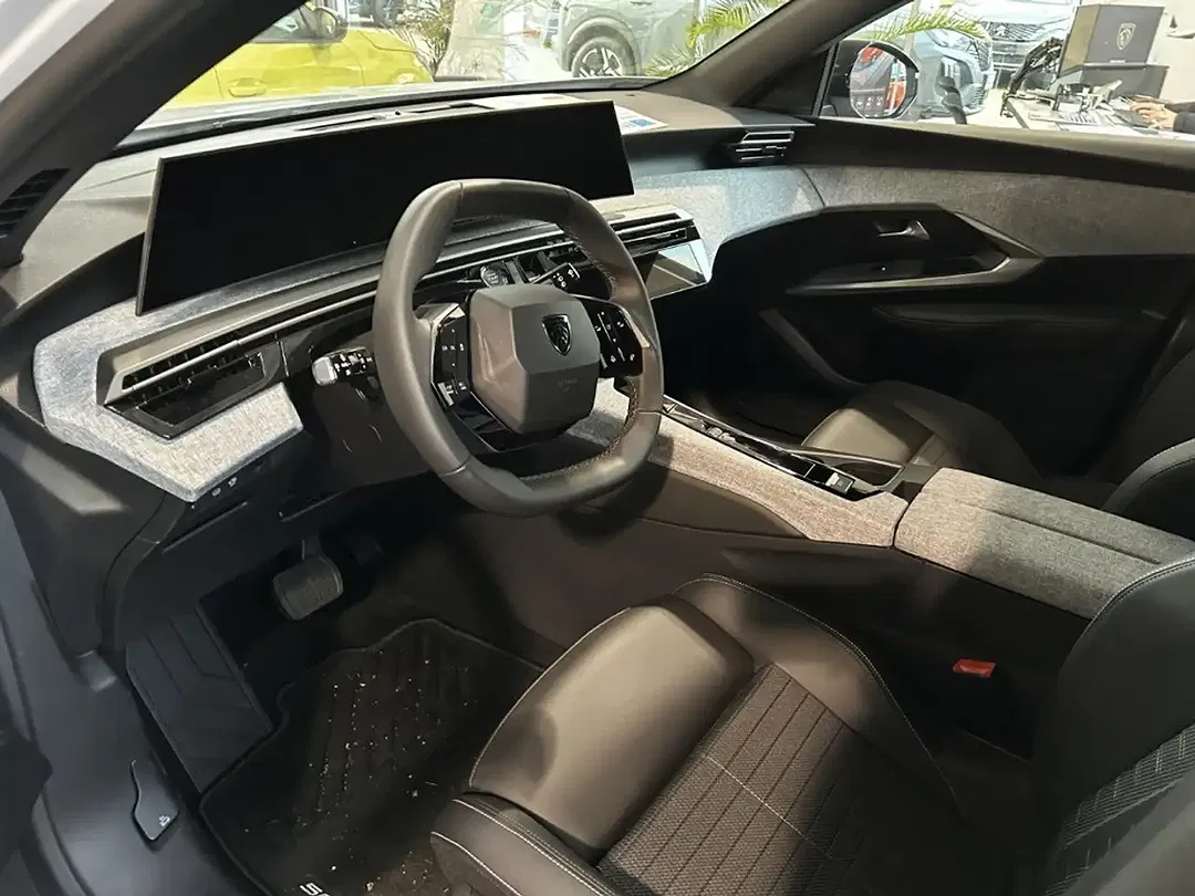 Peugeot 5008 - Thumbnail 12