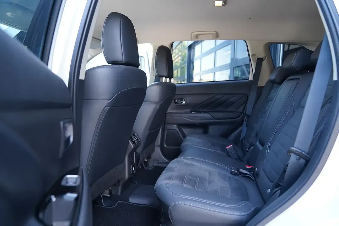Mitsubishi Outlander - Thumbnail 10