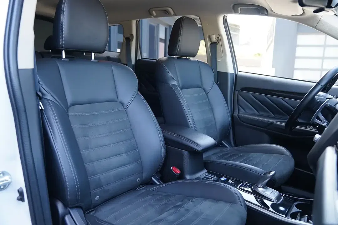 Mitsubishi Outlander - Thumbnail 12