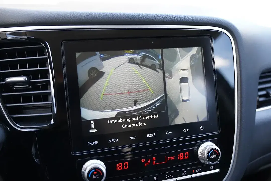 Mitsubishi Outlander - Thumbnail 13