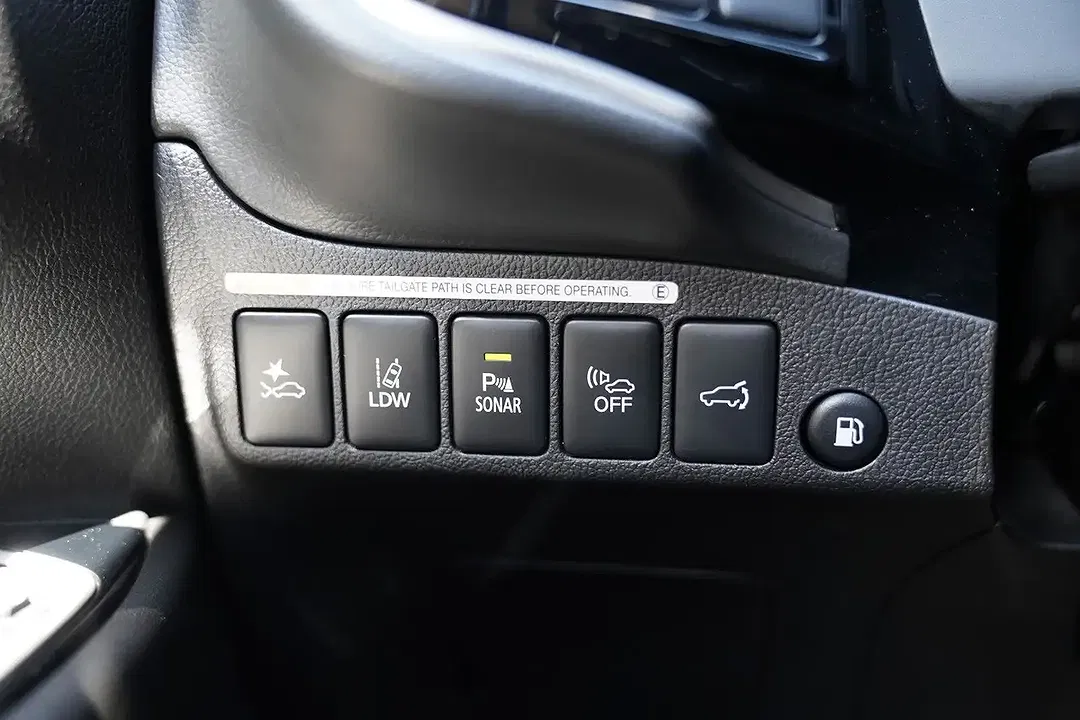 Mitsubishi Outlander - Thumbnail 14