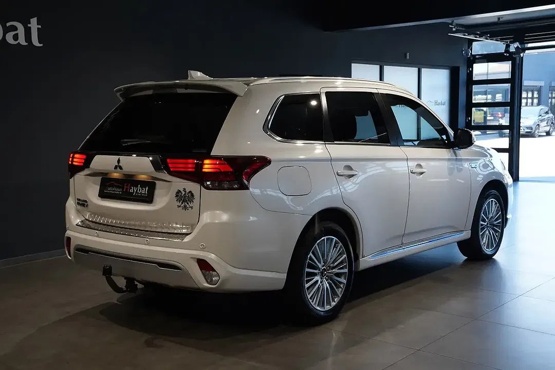 Mitsubishi Outlander - Thumbnail 6