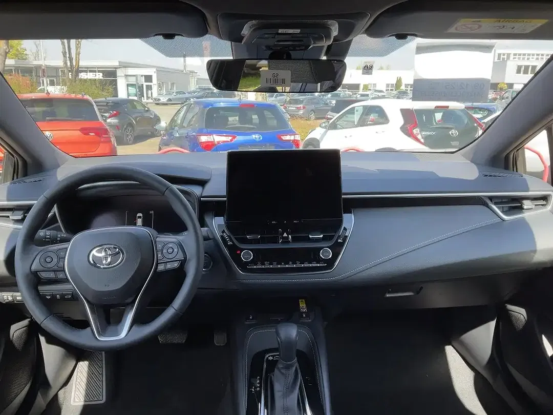 Toyota Corolla - Thumbnail 10