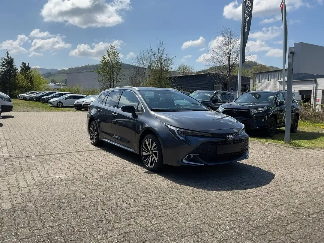 Toyota Corolla - Thumbnail 6