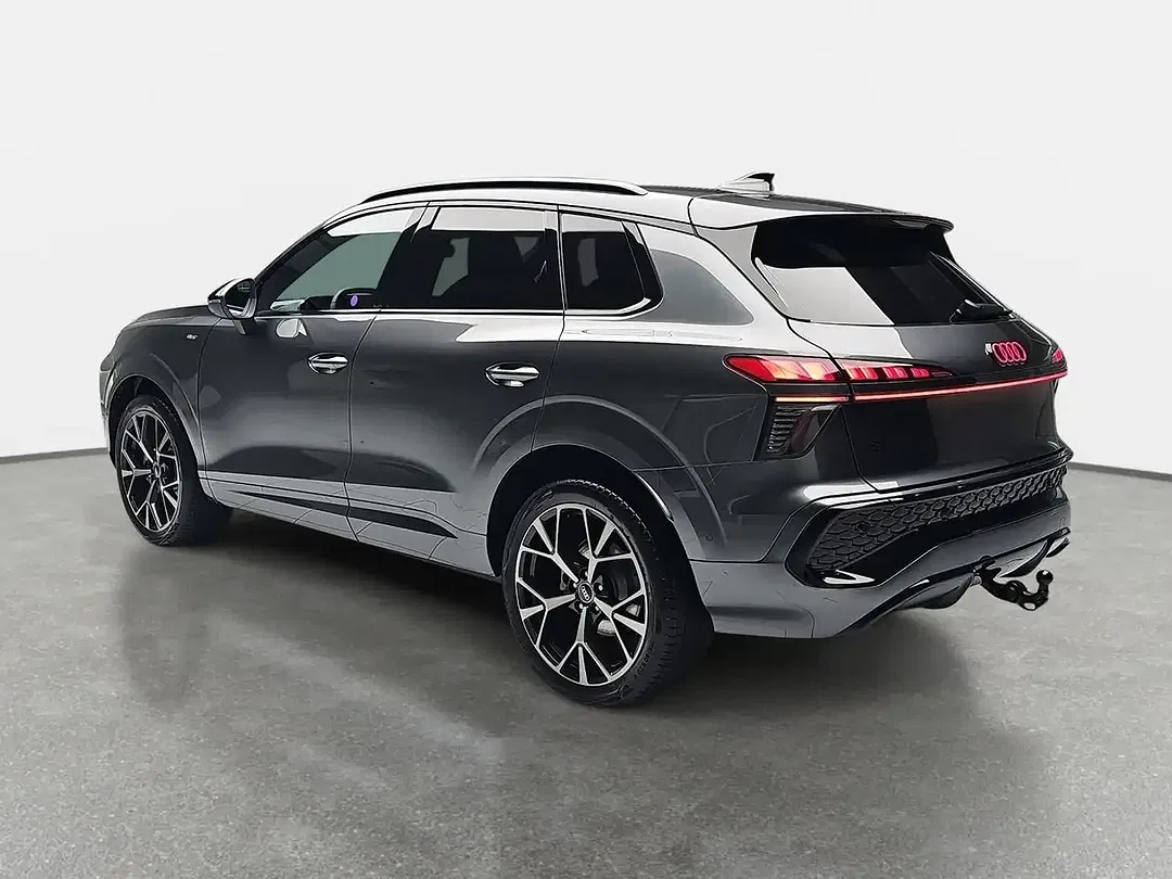 Audi Q3 - Thumbnail 4