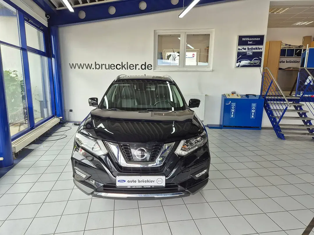 Nissan X-Trail - Thumbnail 2