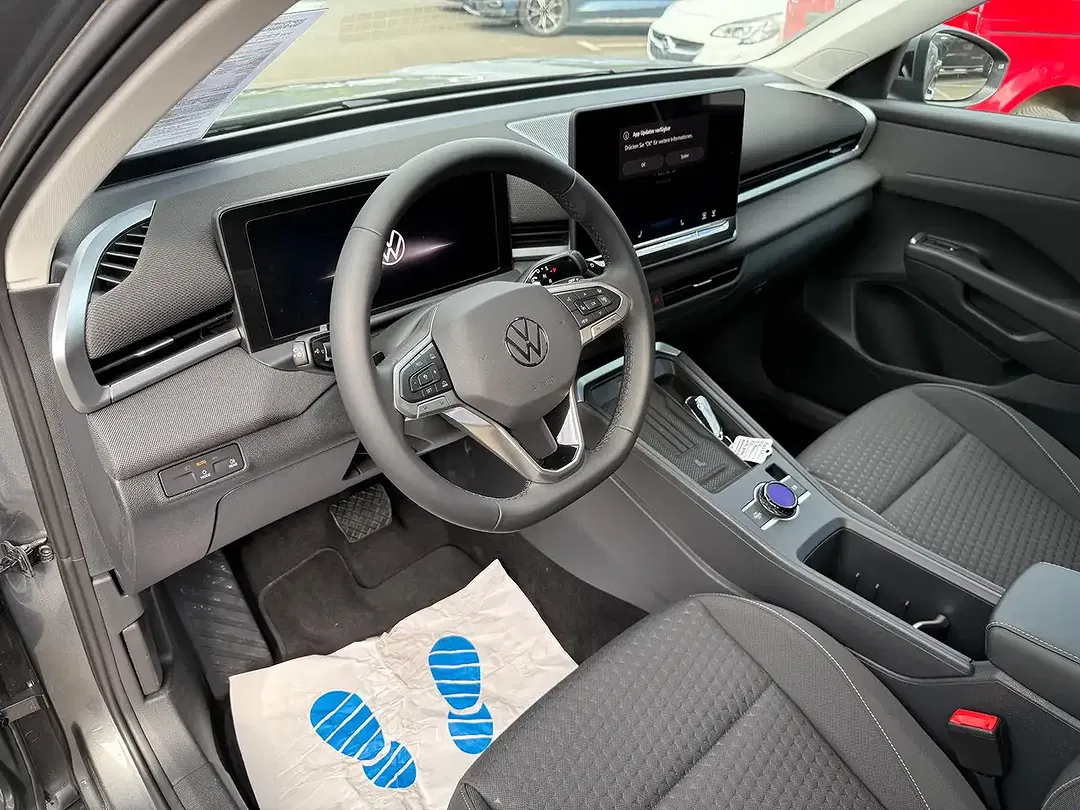 Volkswagen T-Roc - Thumbnail 10