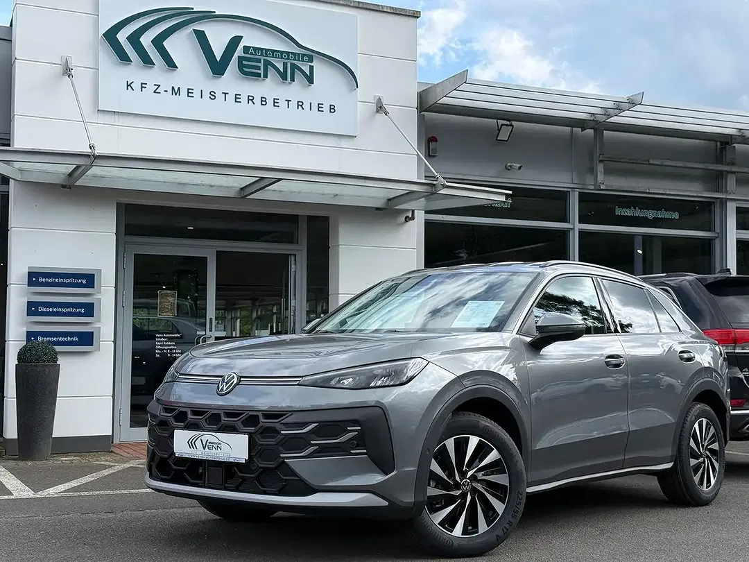 Volkswagen T-Roc - Thumbnail 2