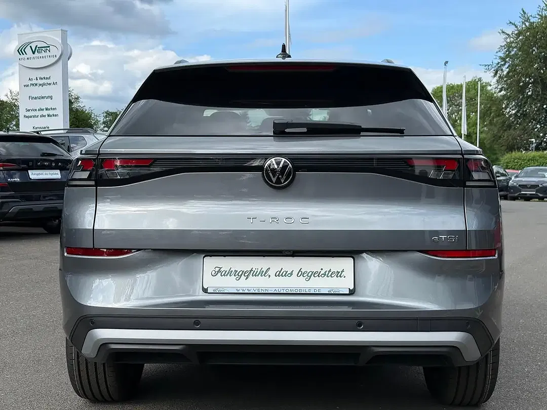 Volkswagen T-Roc - Thumbnail 6