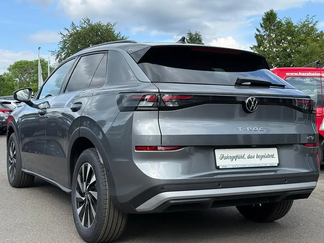 Volkswagen T-Roc - Thumbnail 7
