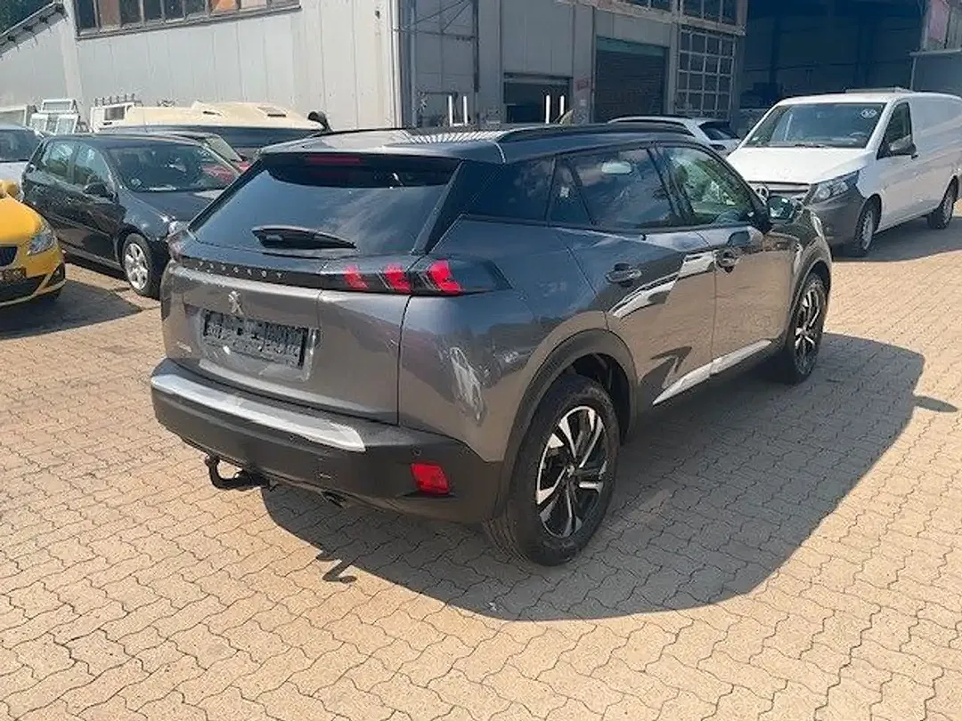 Peugeot 2008 - Thumbnail 3