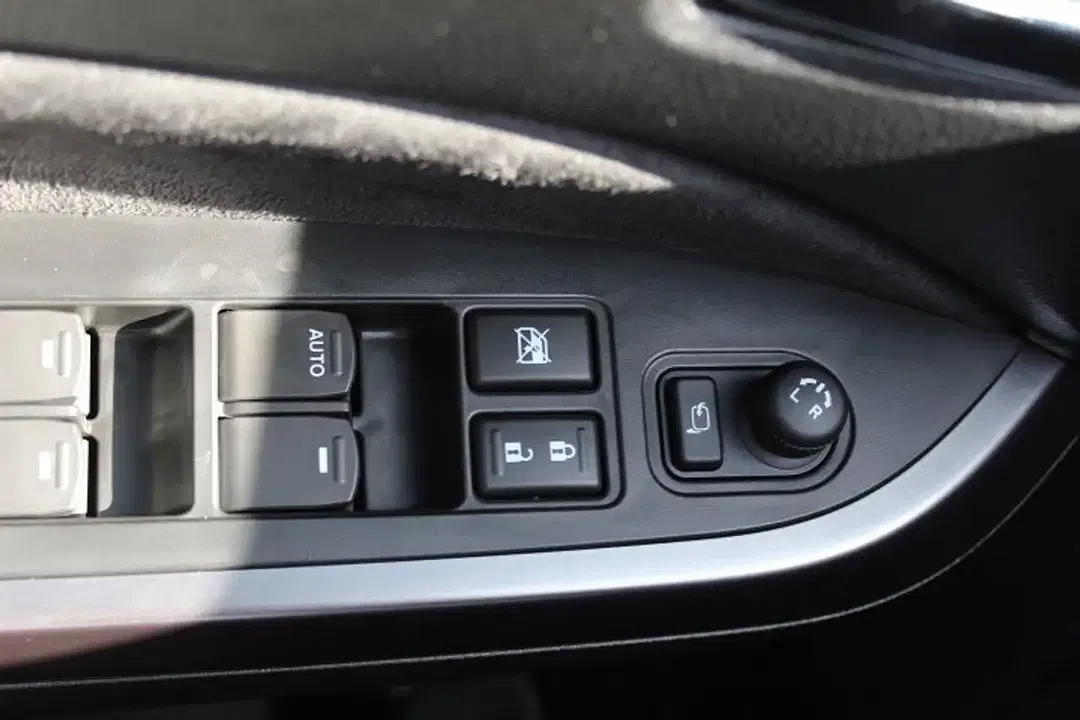 Suzuki Vitara - Thumbnail 14