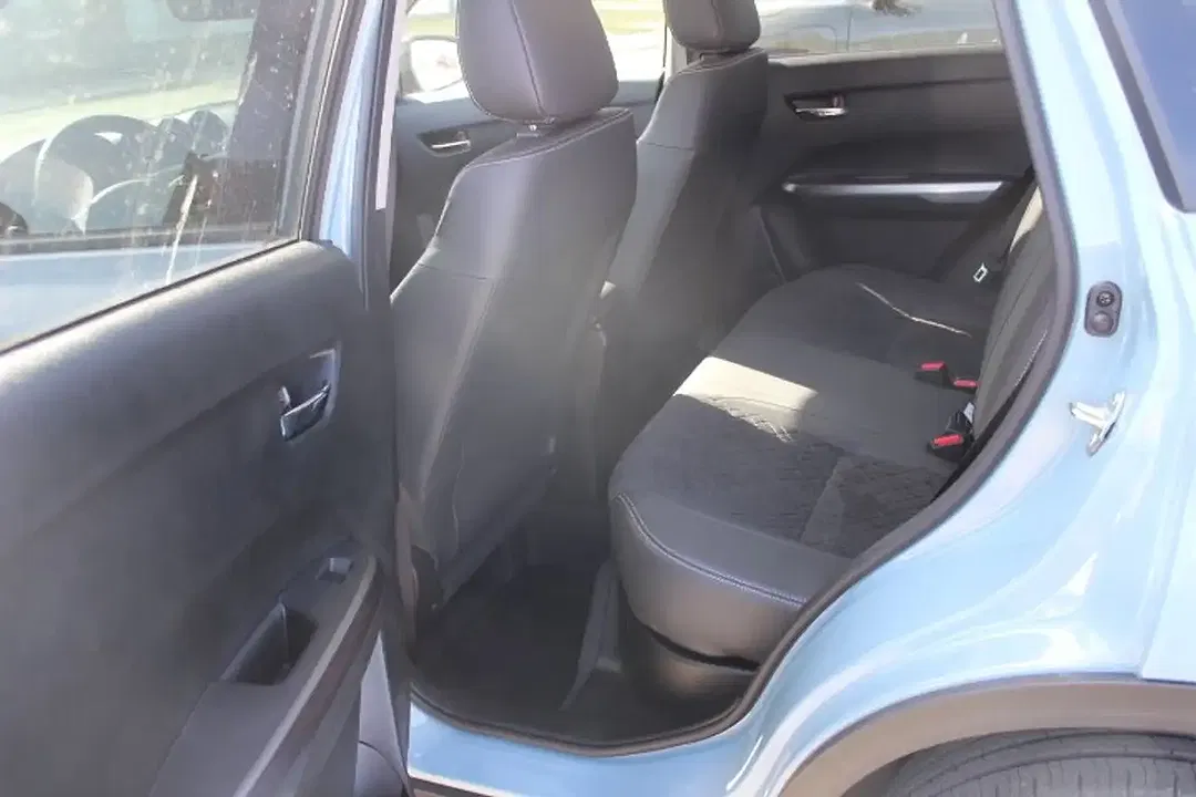 Suzuki Vitara - Thumbnail 6