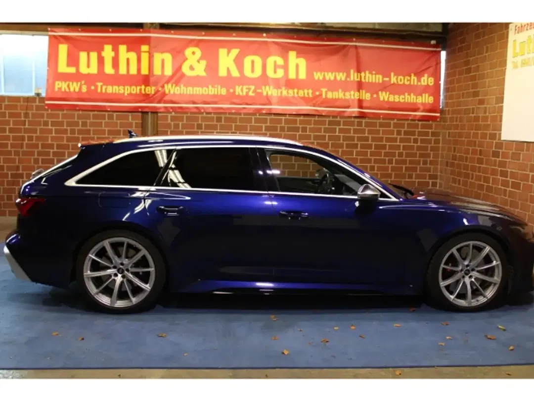 Audi RS6 - Thumbnail 2