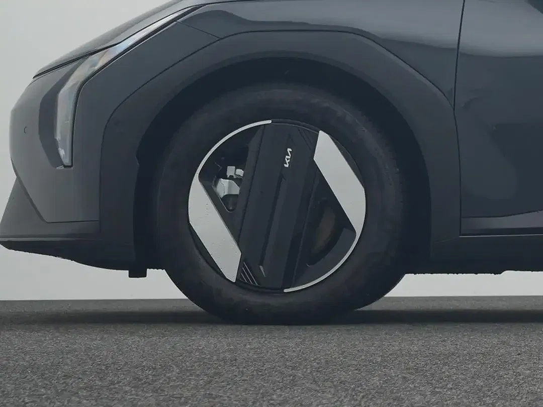 Kia EV4 - Thumbnail 6